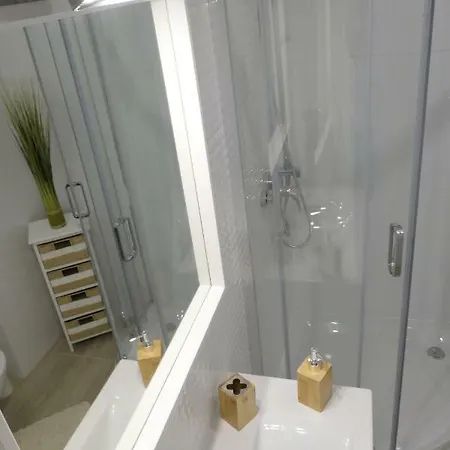 Bright & White New With Garage Апартаменты Краков