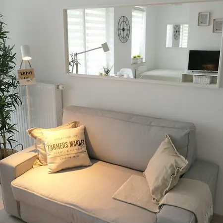 Bright & White New With Garage Διαμέρισμα