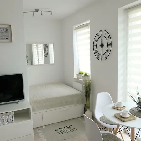 Διαμέρισμα Bright & White New With Garage