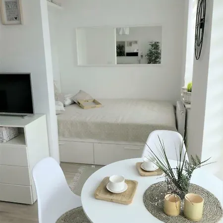 Апартаменты Bright & White New With Garage