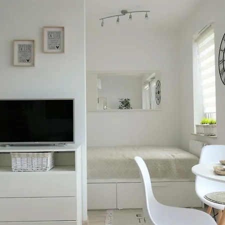 Διαμέρισμα Bright & White New With Garage