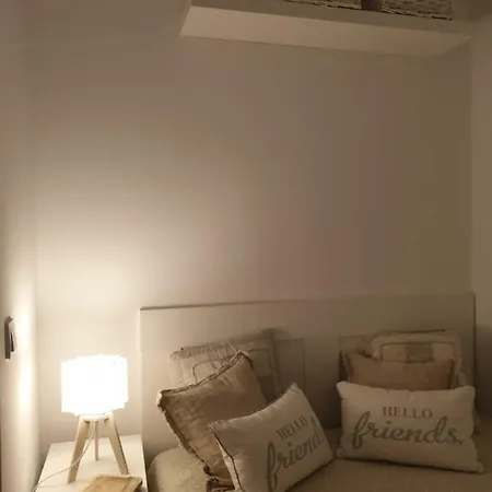 Διαμέρισμα Bright & White New With Garage *
